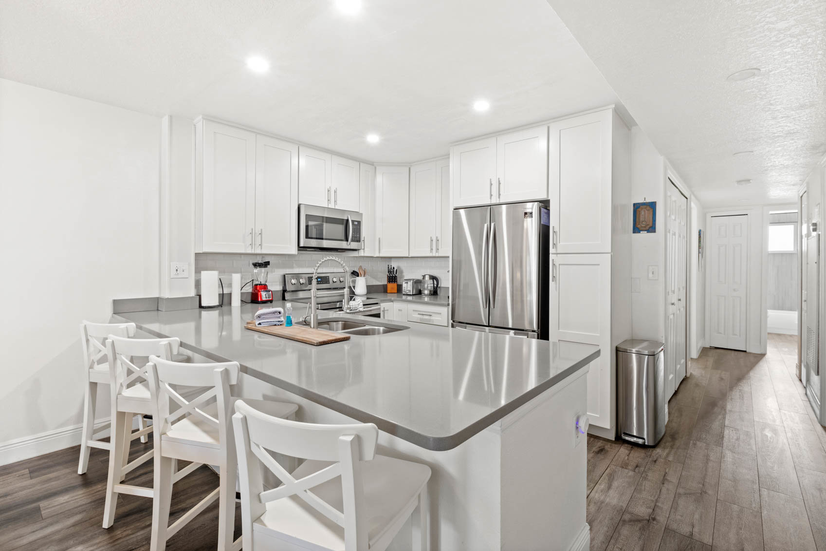 kitchen with breakfast bar